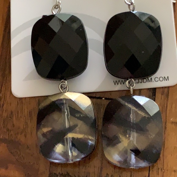 3/$10 NEW black earrings dangling - Picture 2 of 4
